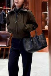 Picture of Bottega Veneta Handbags _SKUfw221243732fw
